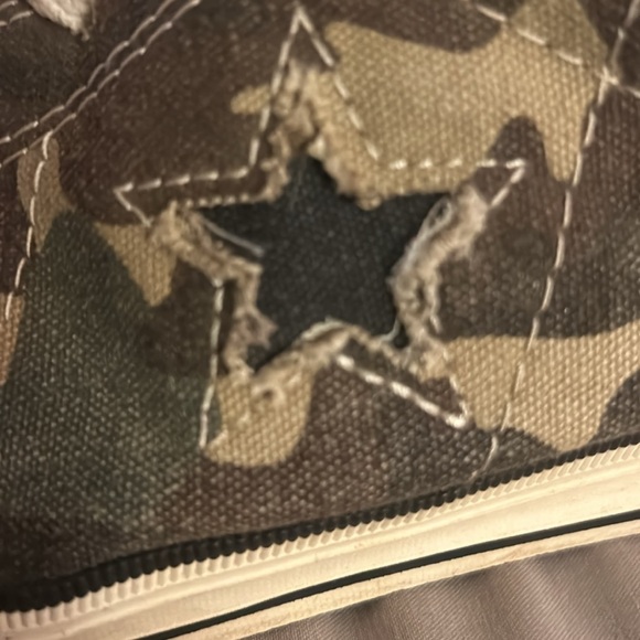 Men’s Converse One Star Sneakers - Picture 3 of 4